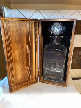 RARE New Harley-Davidson Glass Decanter with collectible wooden box